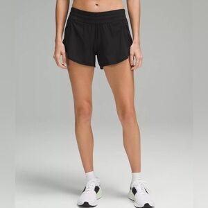 Lululemon Tracker Short 4” in Black Size 6